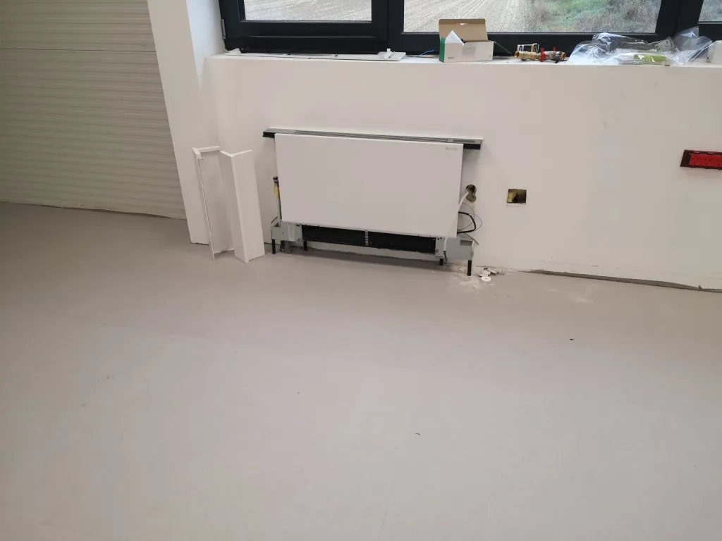 Ventilokonvektor uz zid ureda, Pinky’s, Pušćine