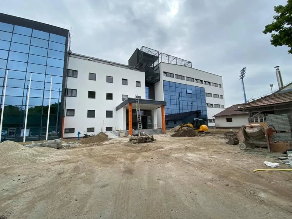 Pročelje Tehnološkog parka Varaždin tijekom radova